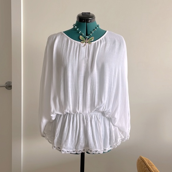 Gorgeous NWT bohemian peasant / poncho blouse, white sz M - Picture 2 of 8